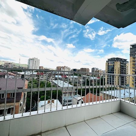 Suite Apartment On Pushkin Street Yerevan Exterior photo